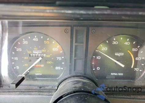 1981 Chevrolet Corvette из США, поврежденный, VIN 1G1AY8763BS401984